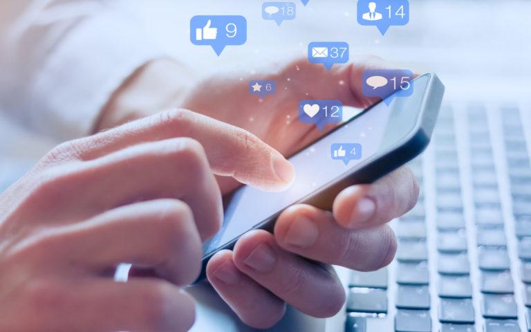 16 Behaviors Professionals Should Avoid On Social Media