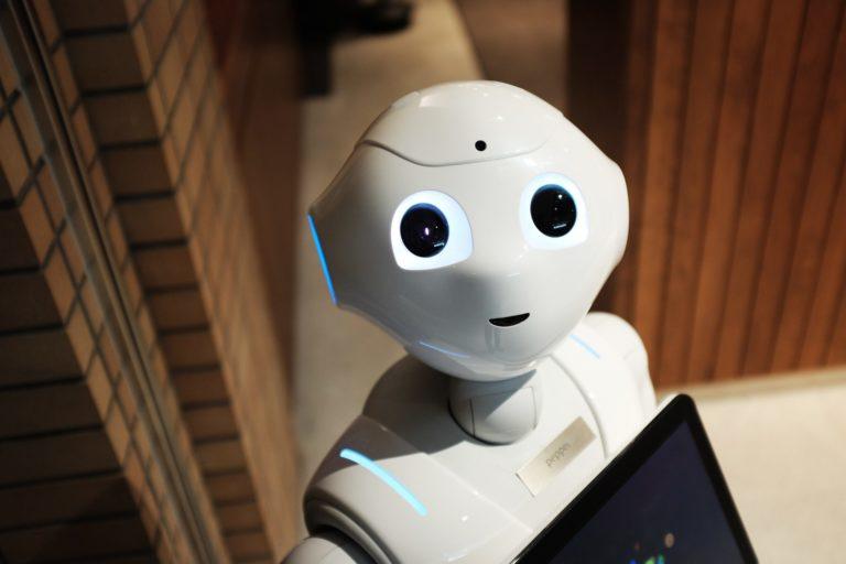 https://www.drjobpro.com/blog/5-employees-that-robots-will-replace-soon/