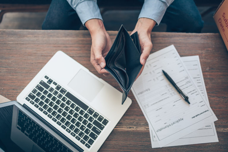 What to Do When You Lose Your Job and Have No MoneyDrjobpro.com