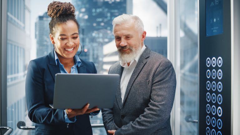 Elevator Pitch Convince in no time (With Examples)