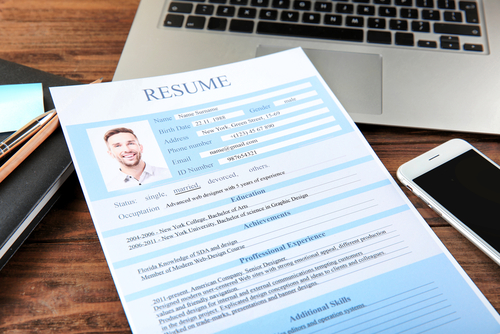 Should you include a photo on your resume